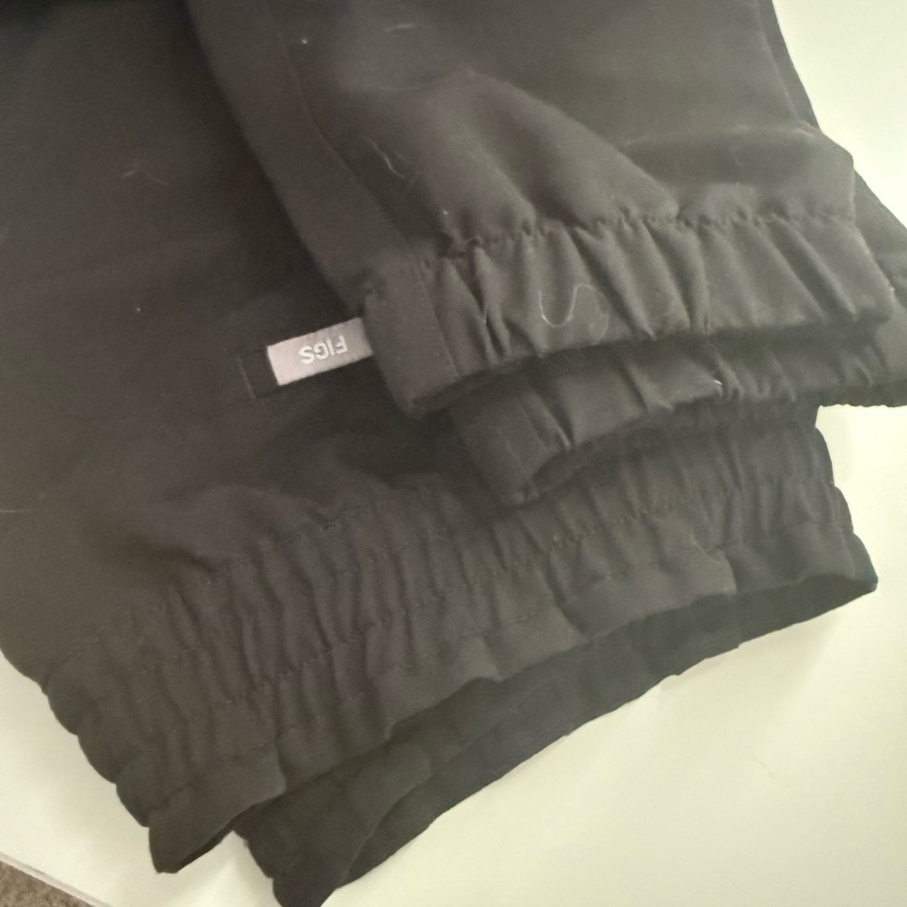 Figs Regina Black Jogger Scrub pants with Elastic Waist - Picture 3 of 6